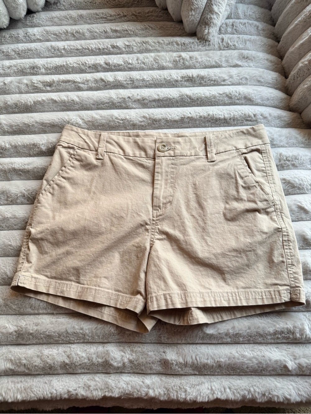 Columbia Women's Khaki Outdoor Shorts size 8